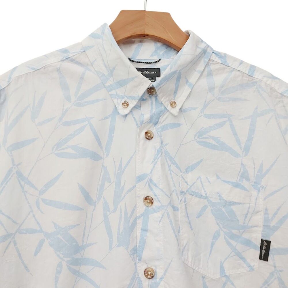 Eddie Bauer Shirt Mens Large White Blue Button Down Short Sleeve Tropical Beach - Picture 2 of 10